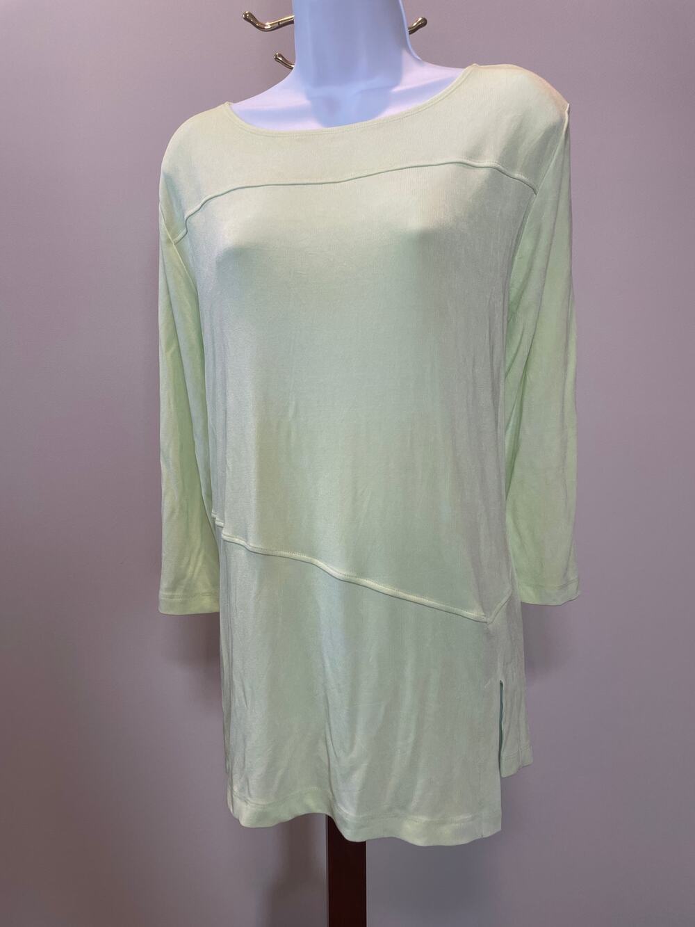 Chico’s Travelers Long Sleeve Top Size 3 Chartreuse Classic Style US Size XL